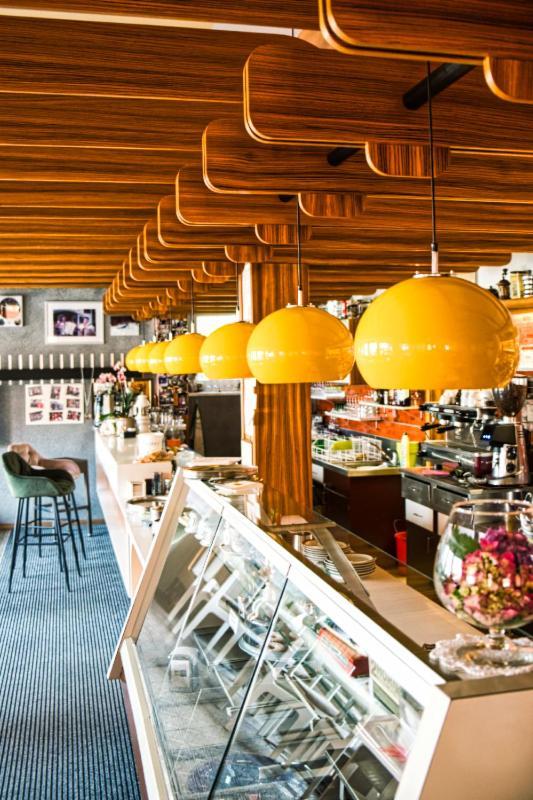 Bed and Breakfast Cafe Rudi Living Parcines Exteriér fotografie